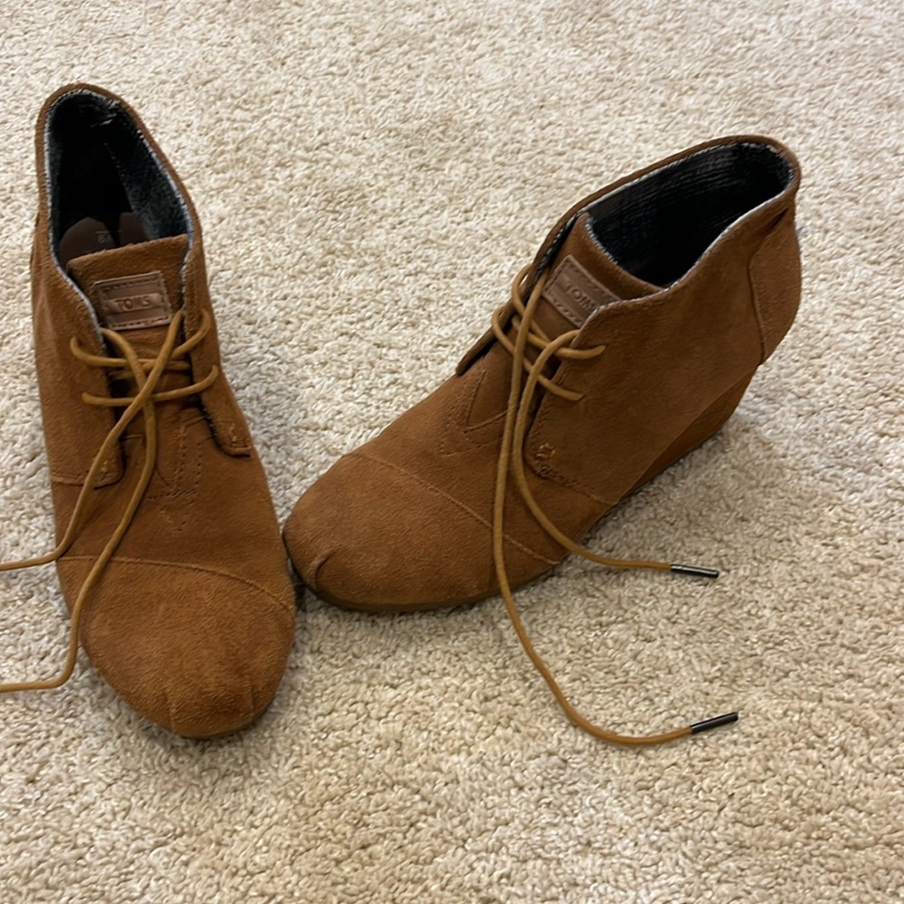 Tom’s ankle booties